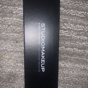 Studio Eye Shadow pallet